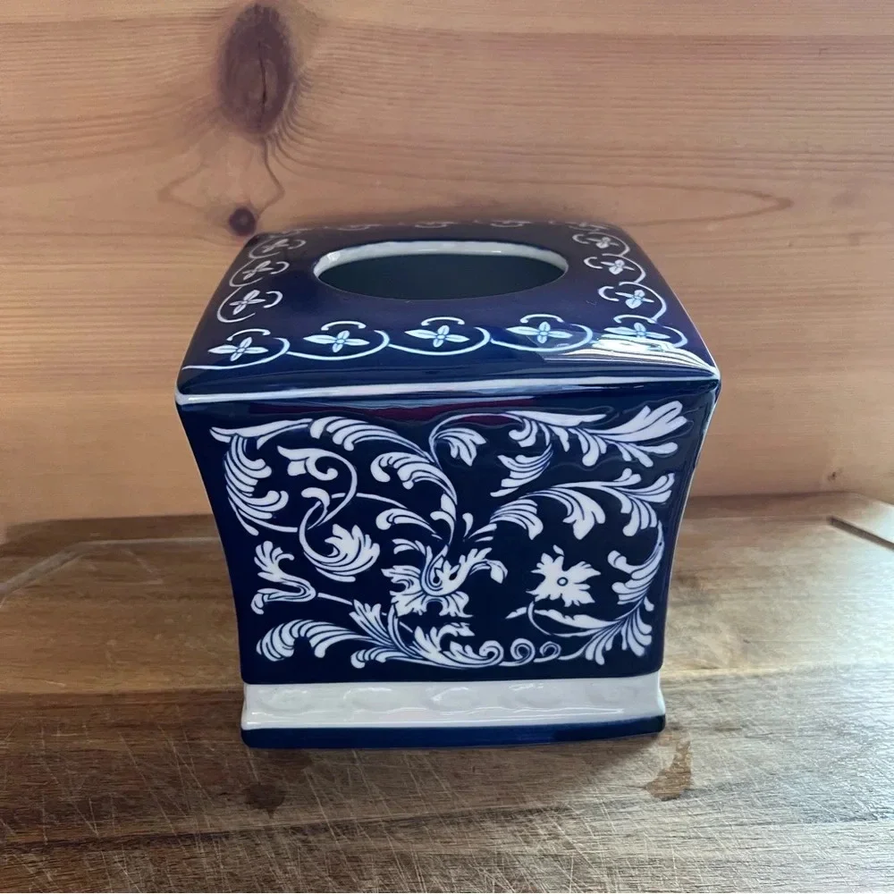 Porcelain Vintage Chinese Blue & White Floral Tissue Box Cover Bathroom Bedroom